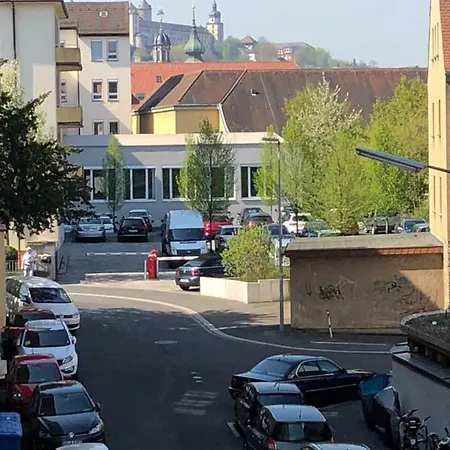 Apartment Central Wuerzburg 아파트 *